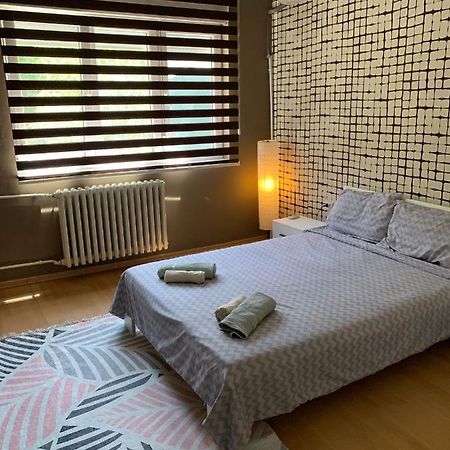 Lungro'S Square Apartment Skopje Eksteriør billede