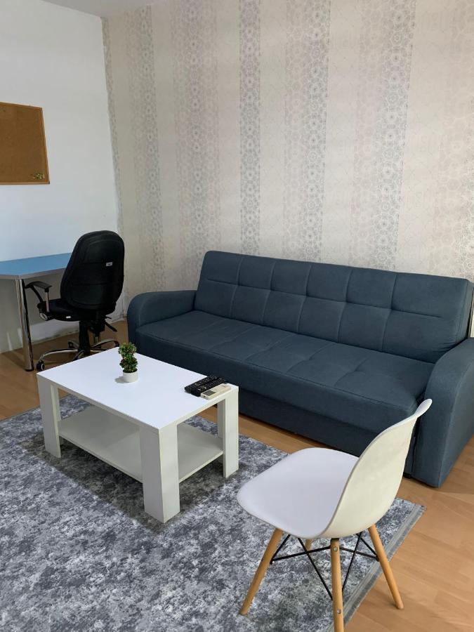 Lungro'S Square Apartment Skopje Eksteriør billede